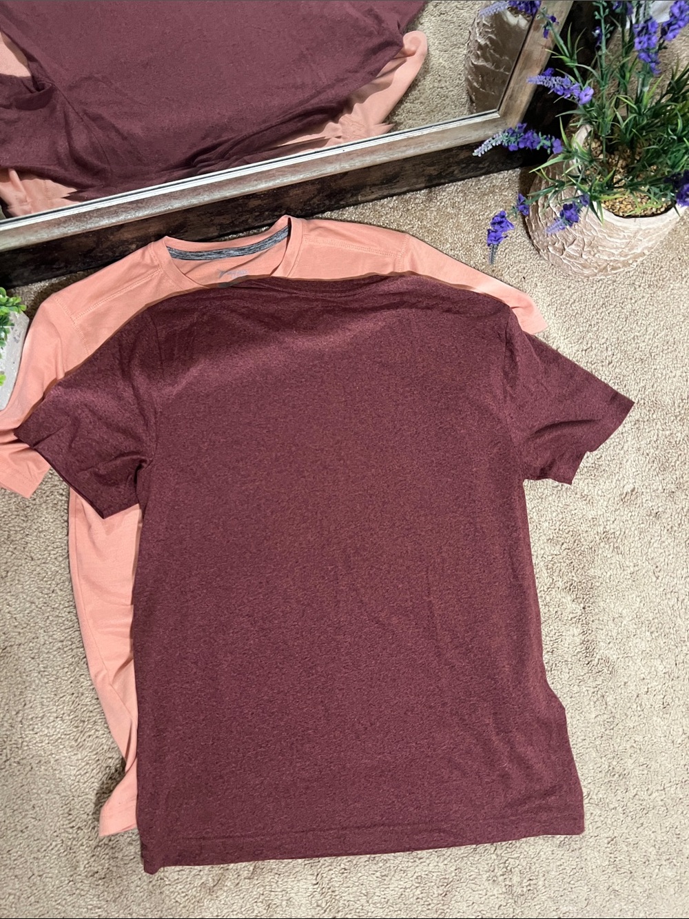 2 Old Navy Men's Crew Neck T-Shirts